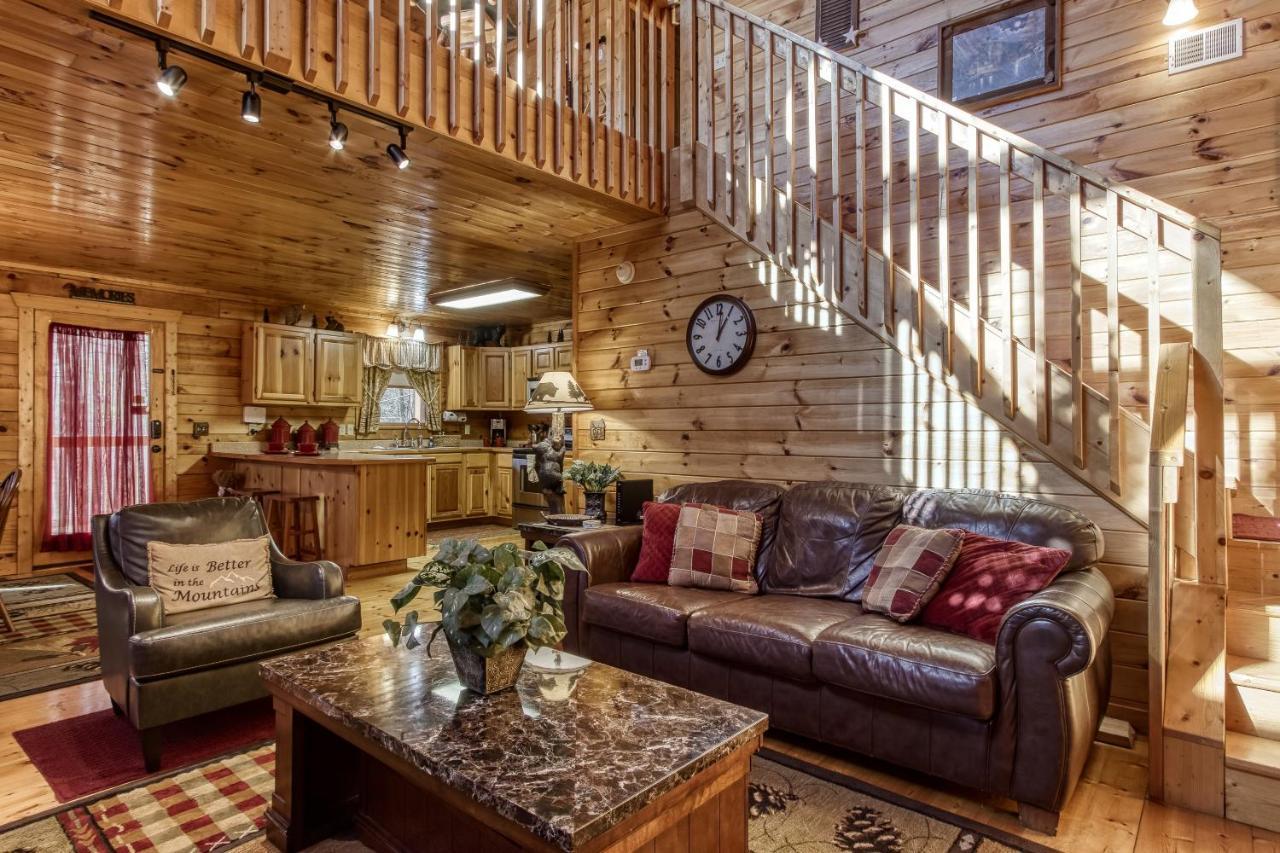 Magical Moments, Hot Tub, Wifi, 1089 Free Tickets Each Paid Day, Dollywood And More Gatlinburg Exterior foto